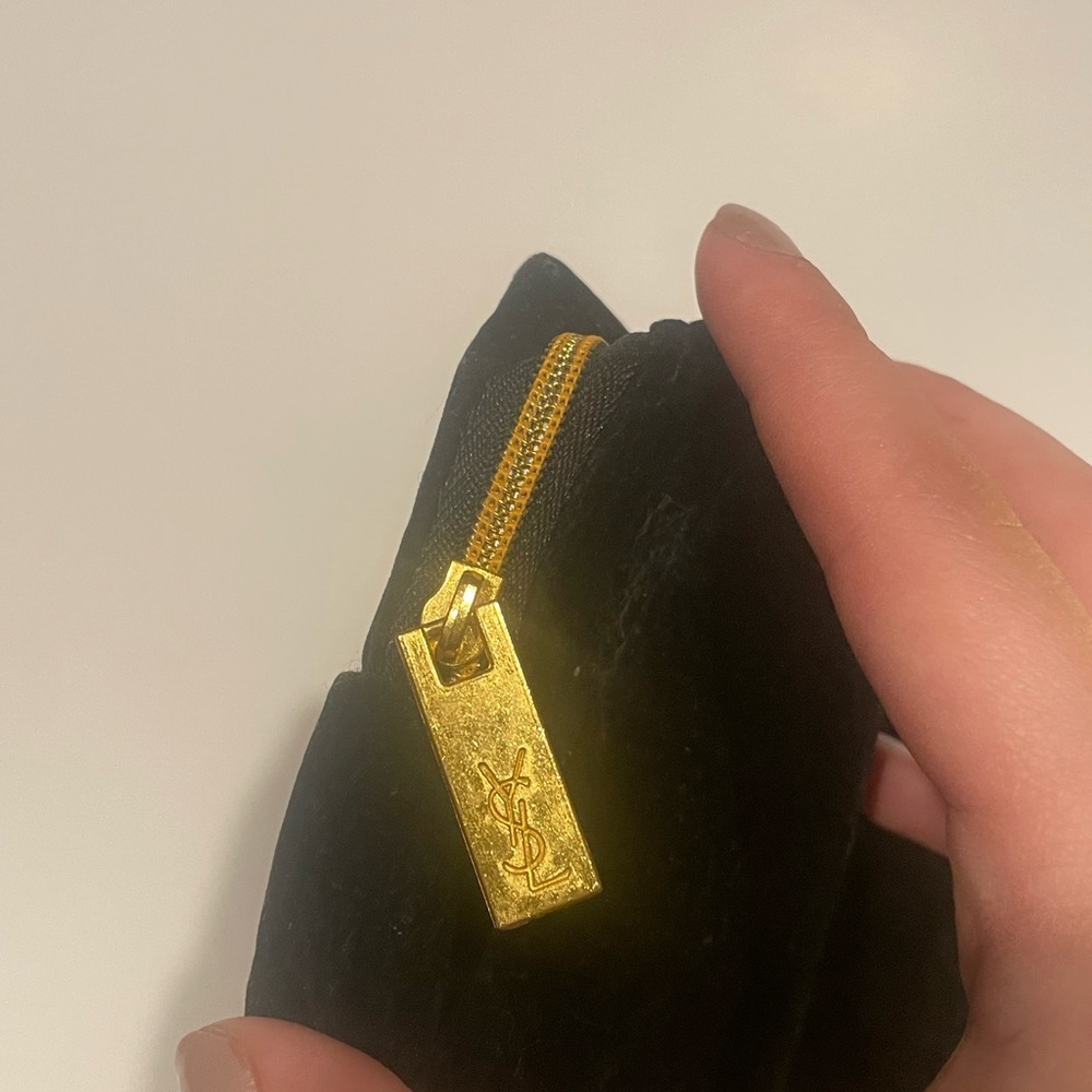 Yves Saint Laurent Black Velvet Pouch GWP - Picture 3 of 5